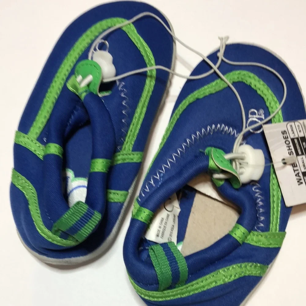 OP Water Shoes Boys Size 7/8 Medium